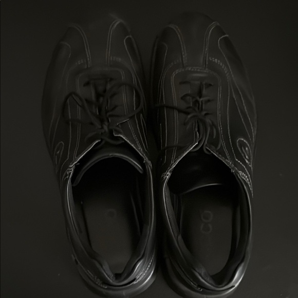 Ecco Black Leather Casual Shoes - Picture 4 of 8